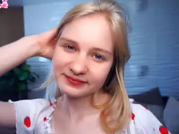 OwQoll – webcam model profile photo Image 9