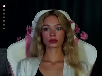 SophieMaeve – webcam model profile photo Image 18