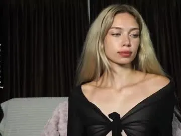 SophieMaeve – webcam model profile photo Image 9