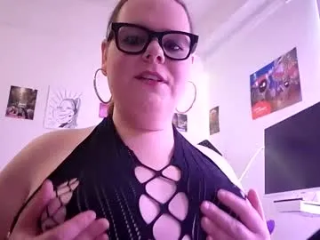 playfullilmissy – webcam model profile photo