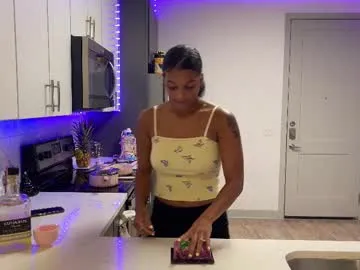 LorrySkye – webcam model profile photo Image 10