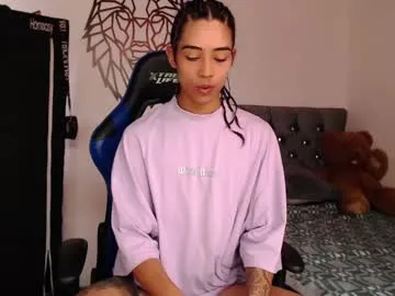 carolinecardenass – webcam model profile photo Image 16