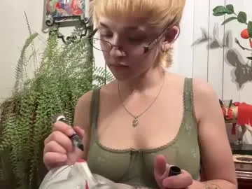 BabyyyLuna – webcam model profile photo Image 12