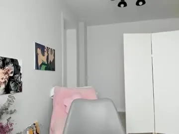 CassieGil – webcam model profile photo Image 12