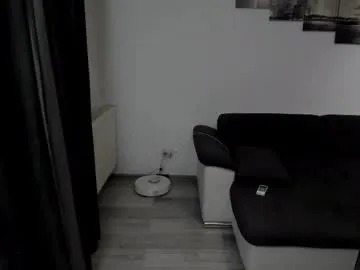 AdaraMillss – webcam model profile photo Image 19