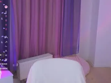 NikolleWilliams – webcam model profile photo Image 2