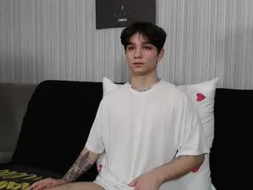 ChloeDevine – webcam model profile photo Image 12