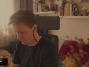 Hotpie1111 – webcam model profile photo Image 3