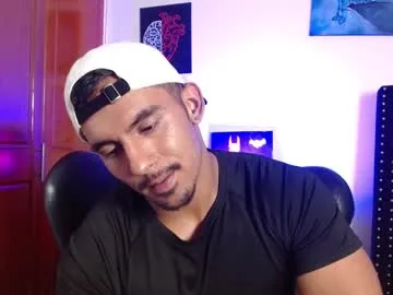 Donovan_Desmond – webcam model profile photo Image 3