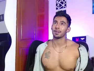 Donovan_Desmond – webcam model profile photo Image 9