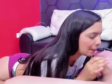 EllieKlark – webcam model profile photo Image 2