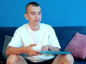 mason_jr – webcam model profile photo Image 6