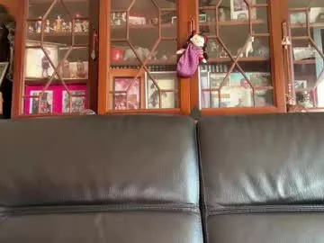 Lauritahot – webcam model profile photo Image 5