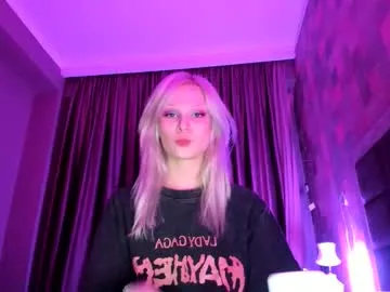 IsaRose – webcam model profile photo Image 15