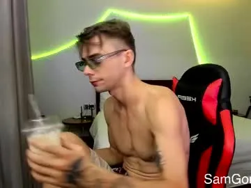 LauraCaruso – webcam model profile photo Image 3