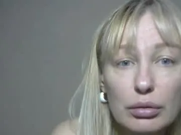 FitnessBunny – webcam model profile photo Image 13