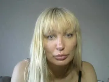 FitnessBunny – webcam model profile photo Image 8