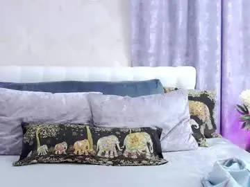 karollovea – webcam model profile photo Image 6