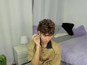 Donovan_Desmond – webcam model profile photo Image 11