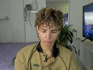 Donovan_Desmond – webcam model profile photo Image 18