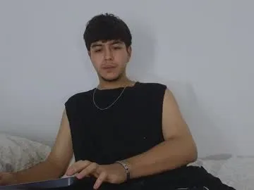 ChloeRosses – webcam model profile photo Image 4