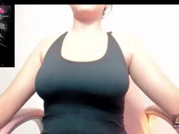 MhiaTaylor – webcam model profile photo Image 17