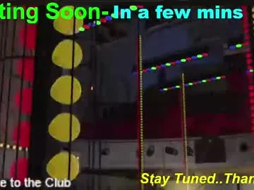 HugeTitties – webcam model profile photo Image 14