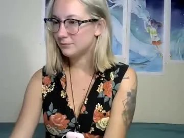 PaulinaSwift – webcam model profile photo Image 3