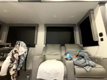 FitnessBunny – webcam model profile photo Image 6