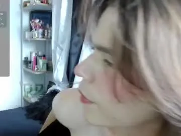 YU-KI00 – webcam model profile photo Image 5