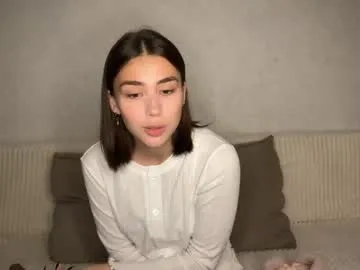 CamilaAlzate – webcam model profile photo Image 5