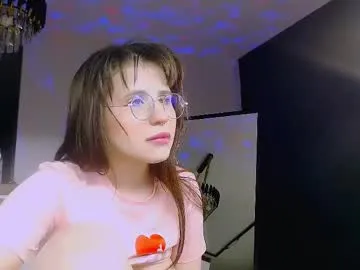 FitnessBunny – webcam model profile photo Image 4