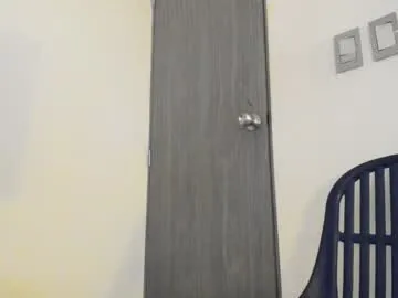 CarolineHailey – webcam model profile photo Image 7