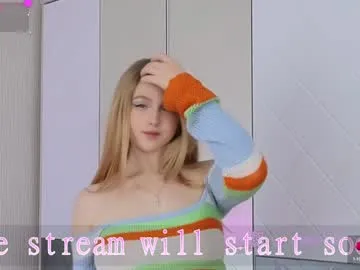 small_blondee Profile Image