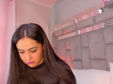 AureliaDoux – webcam model profile photo Image 4