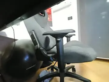 Live with brucestryker on FliCam Image 7