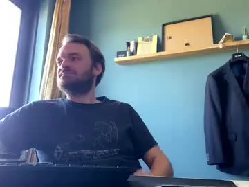 AAASuck – webcam model profile photo Image 13