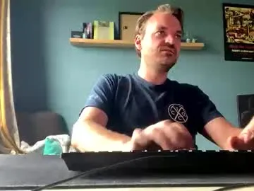 AAASuck – webcam model profile photo Image 15