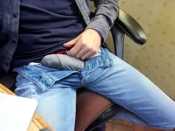 LIZY_PORTMAN – webcam model profile photo Image 3