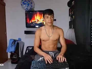 pizza_biceps – webcam model profile photo Image 13