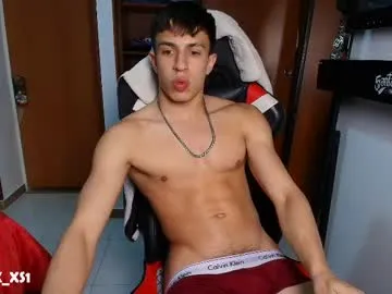 pizza_biceps – webcam model profile photo Image 2