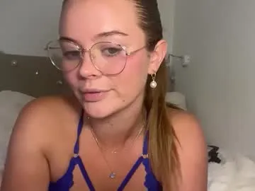 Barbieblondine – webcam model profile photo Image 13