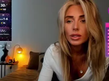 SaraThoompson – webcam model profile photo Image 7