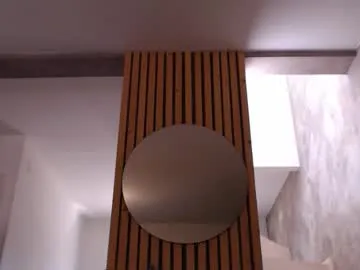 LennaVoss – webcam model profile photo Image 11