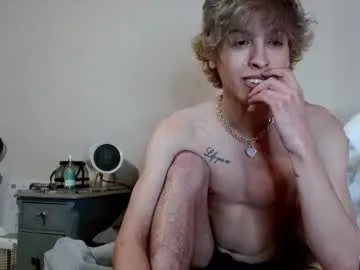 R0422 – webcam model profile photo Image 6