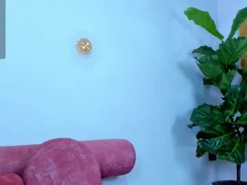 paroncho – webcam model profile photo Image 4