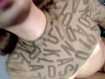 sexmittennjoytoy – webcam model profile photo Image 19