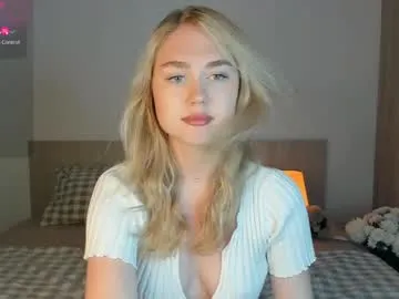 ChloeLuxX – webcam model profile photo Image 8
