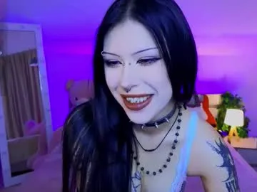 CarolineP – webcam model profile photo Image 12