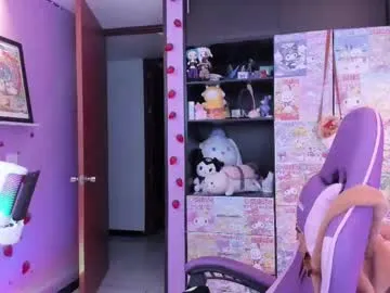 MhiaTaylor – webcam model profile photo Image 12